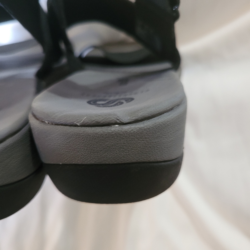 Clarks Cloudsteppers Black Elastic Strap Sandals … - image 3